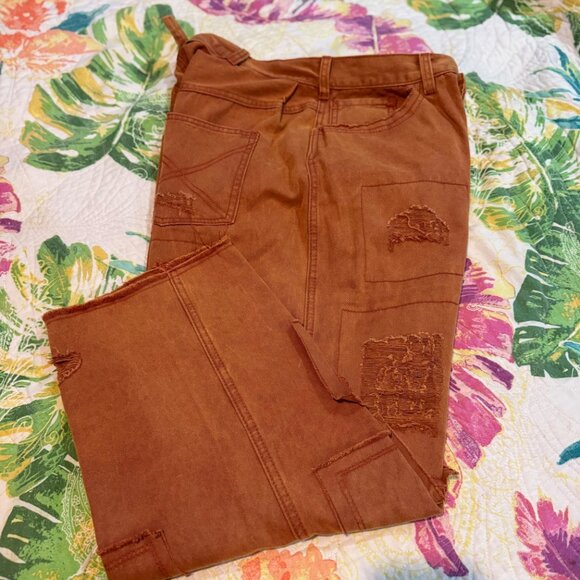 POL Distressed Cropped Pants in Rust - Picture 7 of 10